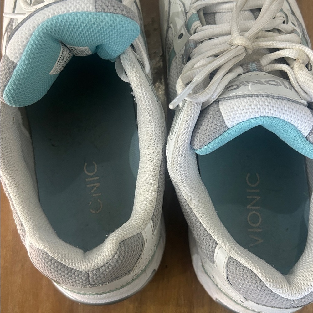 Vionic Walker Classic With Arch Support Size 7 - image 5